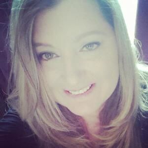 Meet your Posher, Lora